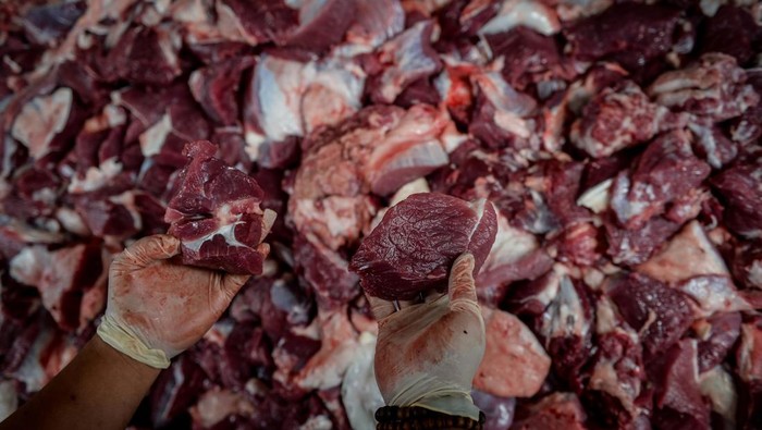 HUKUM-HUKUM BERKAITAN DENGAN QURBAN PART 5: PEMBAGIAN DAGING QURBAN