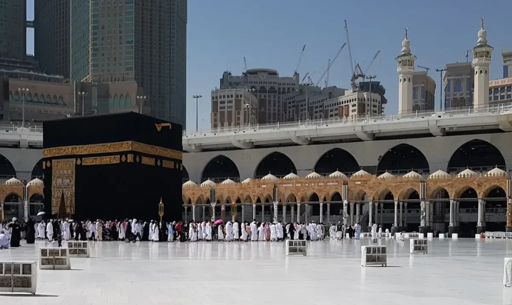 HUKUM, SYARAT, DAN KETENTUAN HAJI BADAL DALAM TINJAUAN FIKIH