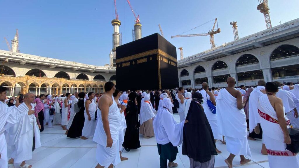 MAKNA KESINAMBUNGAN (AL-MUTABA'AH) ANTARA IBADAH HAJI DAN UMRAH SERTA KEUTAMAANNYA
