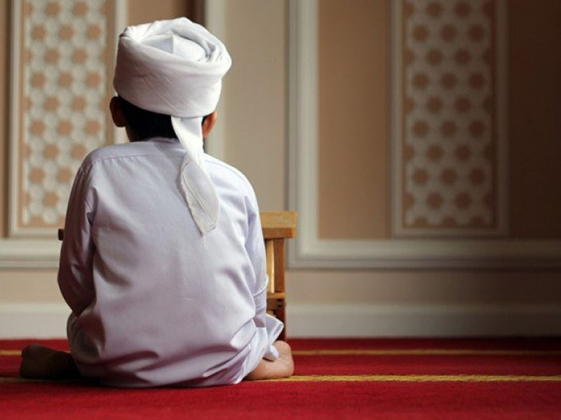 HAK-HAK ANAK YANG HARUS DIPERHATIKAN OLEH ORANG TUA