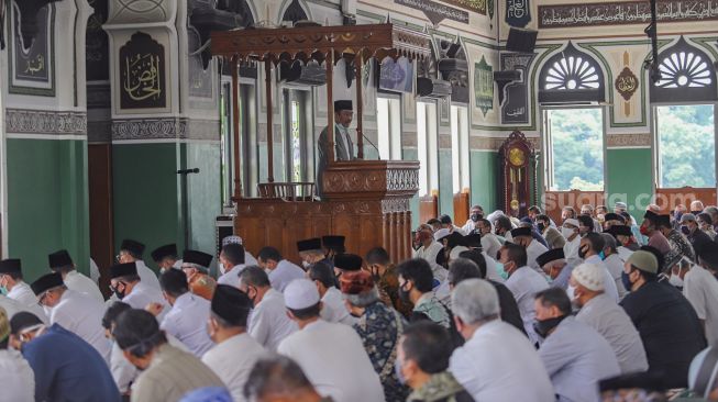 APAKAH KHUTBAH JUMAT MEMILIKI SYARAT TERTENTU?